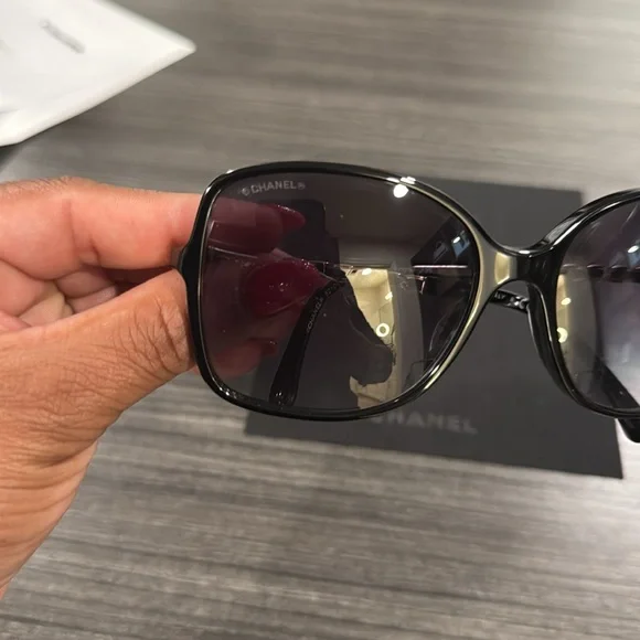 CHANEL SUNGLASSES - Picture 6 of 17